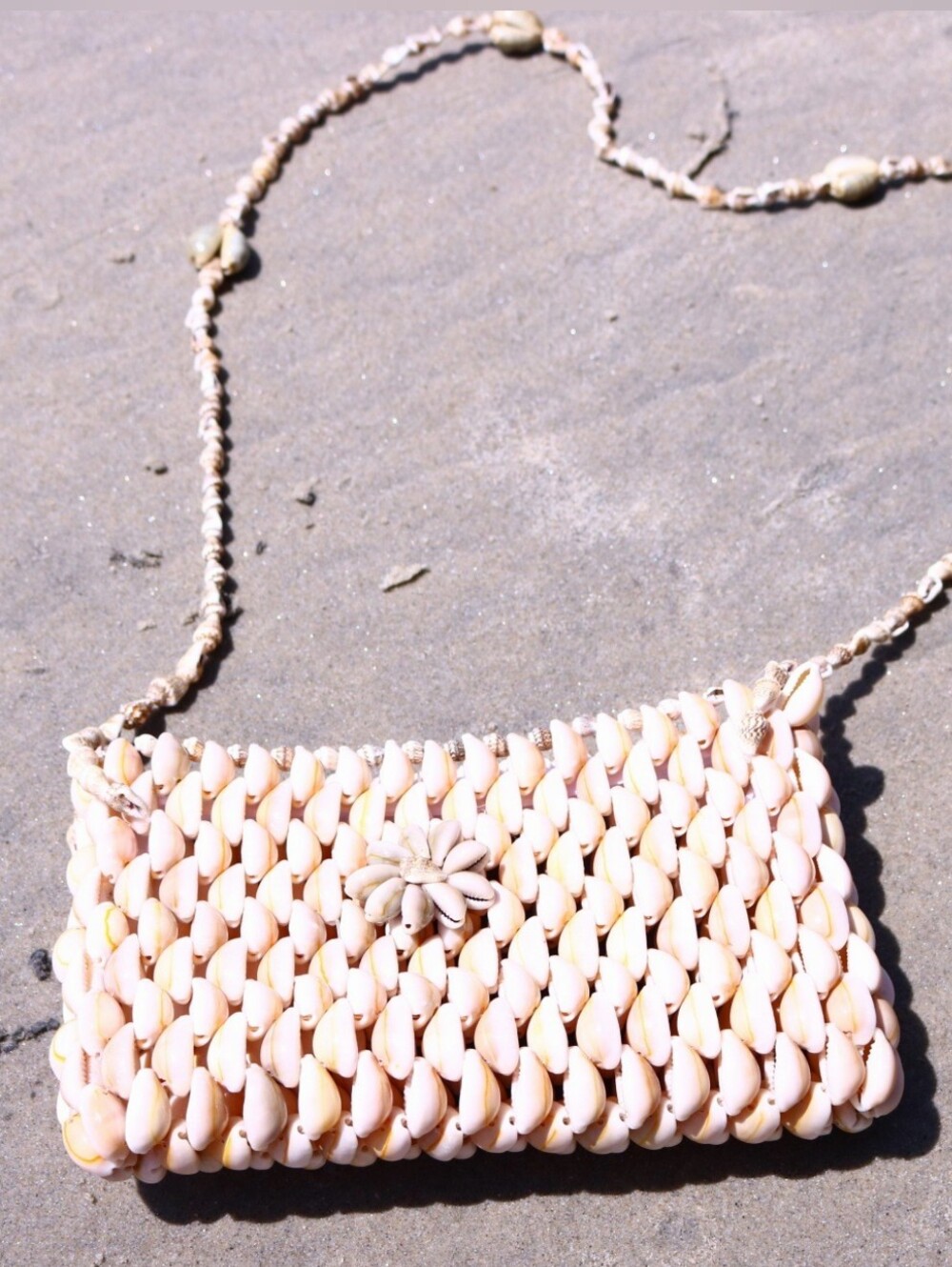 Handcrafted Cowrie Shell Crossbody Bag – Genuine Shell Purse - Picture 4 of 10